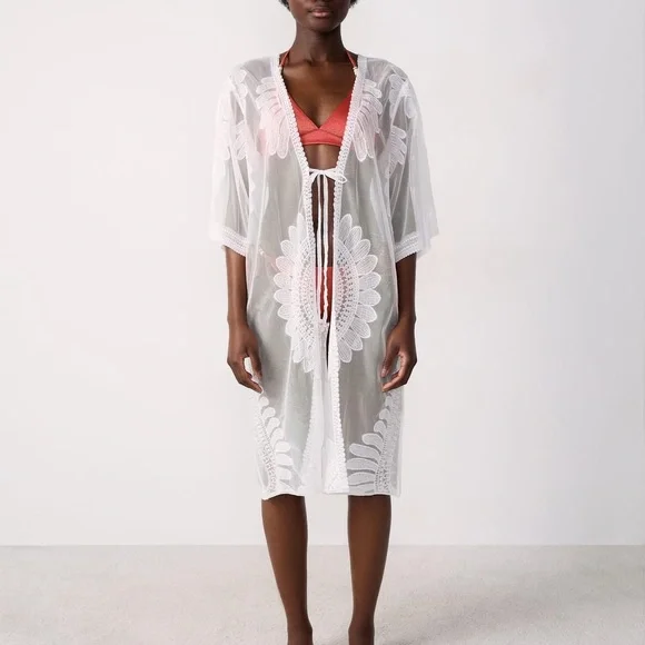FINAL SALE - Etam White Sheer Lace Kimono Cover-Up size S/M - Picture 2 of 5